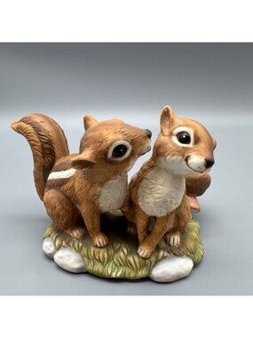 Vintage Homco Masterpiece Porcelain Sweetheart Chipmunks Figurine 1990